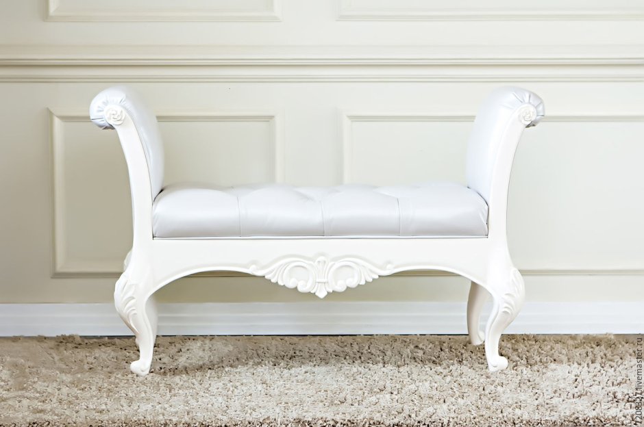 Пуфик в стиле рококо