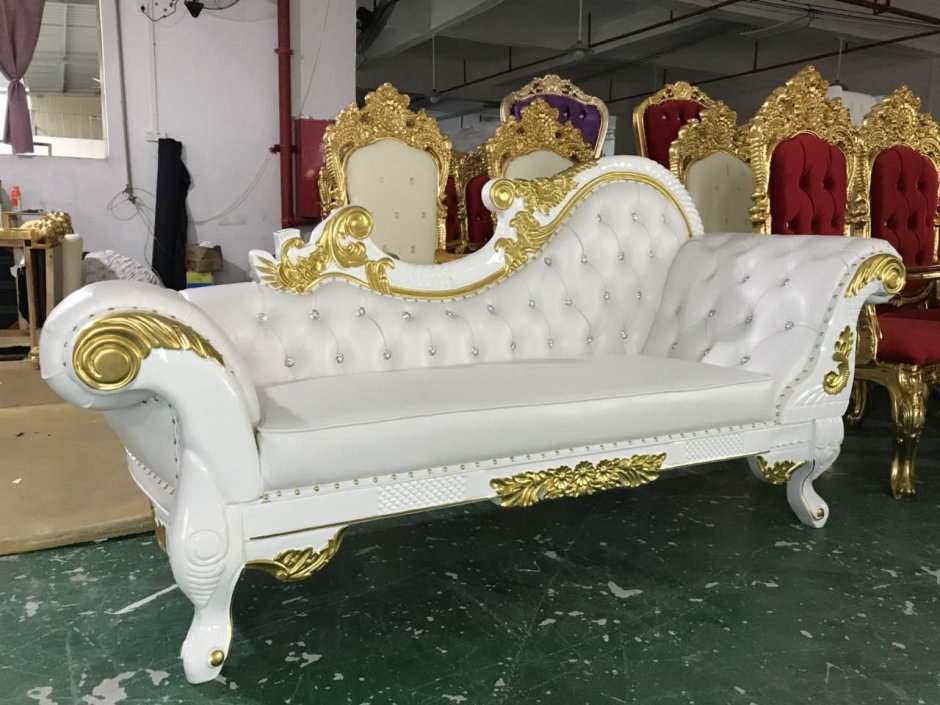 Пуфик старинный