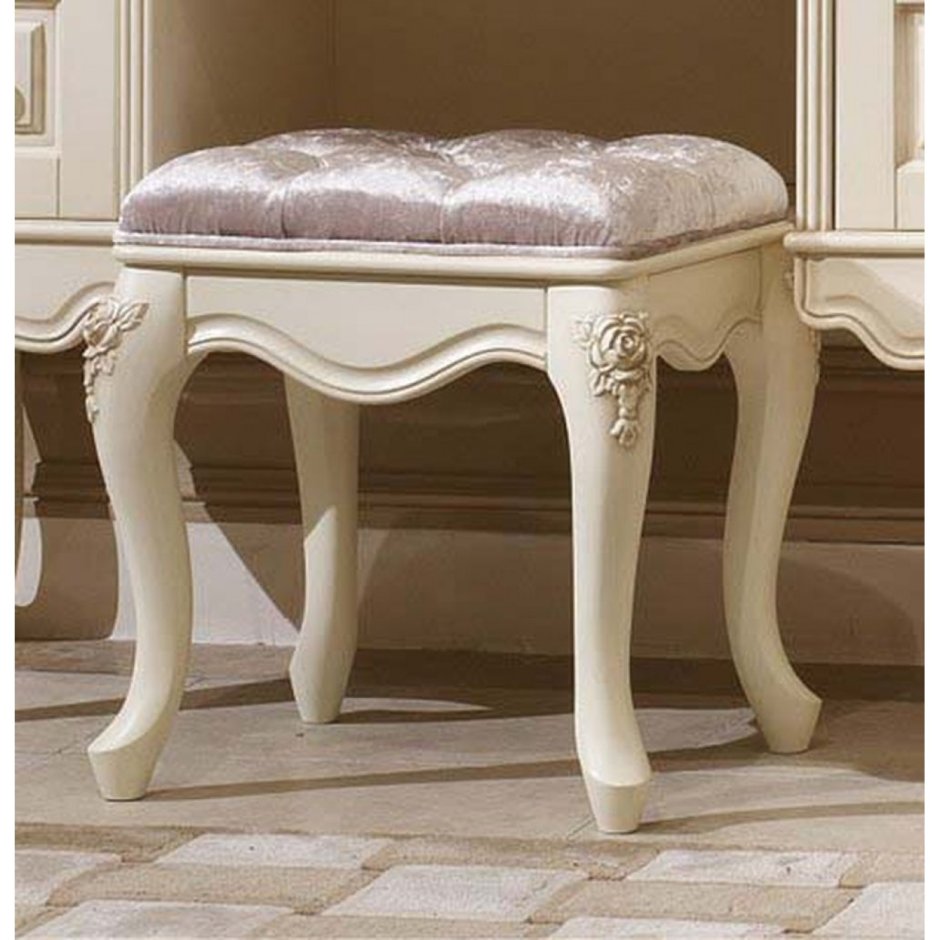 Банкетка в стиле барокко