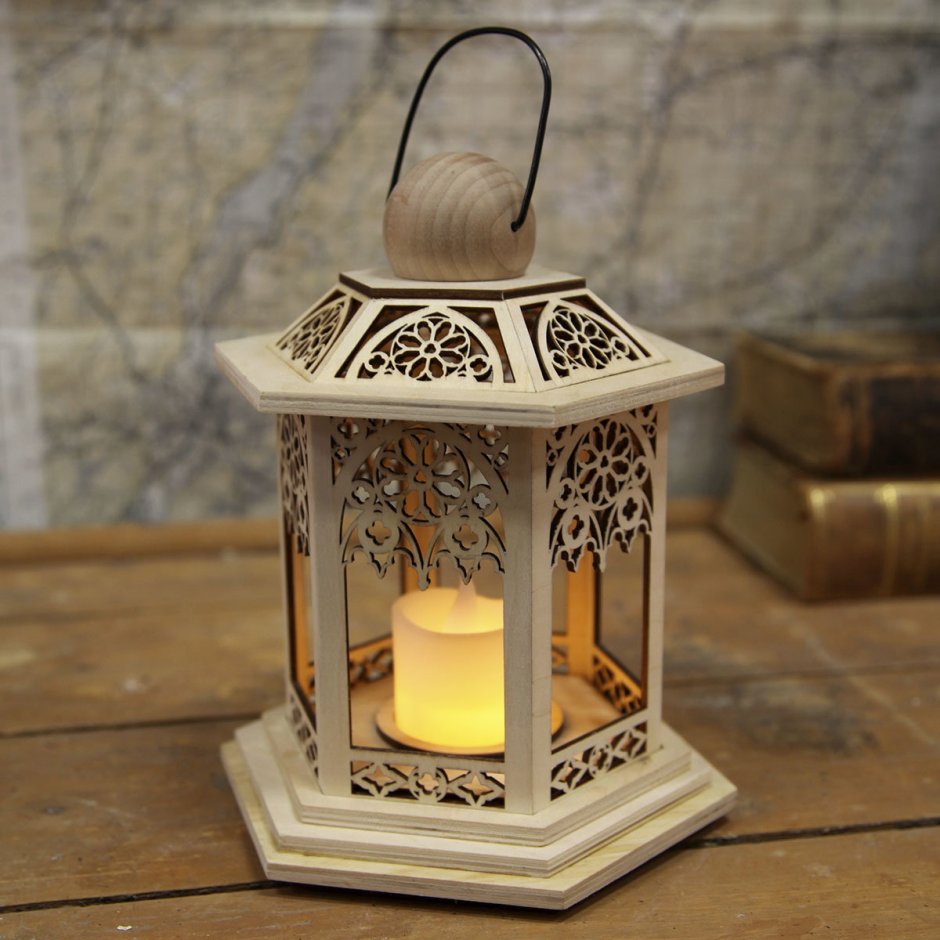 Декоративный фонарь из дерева