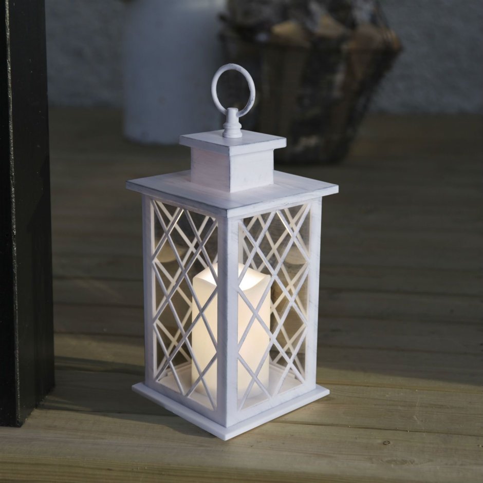 Деревянный фонарь