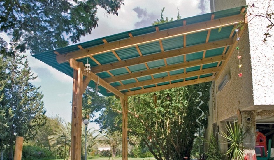 Деревянный навес из поликарбоната
