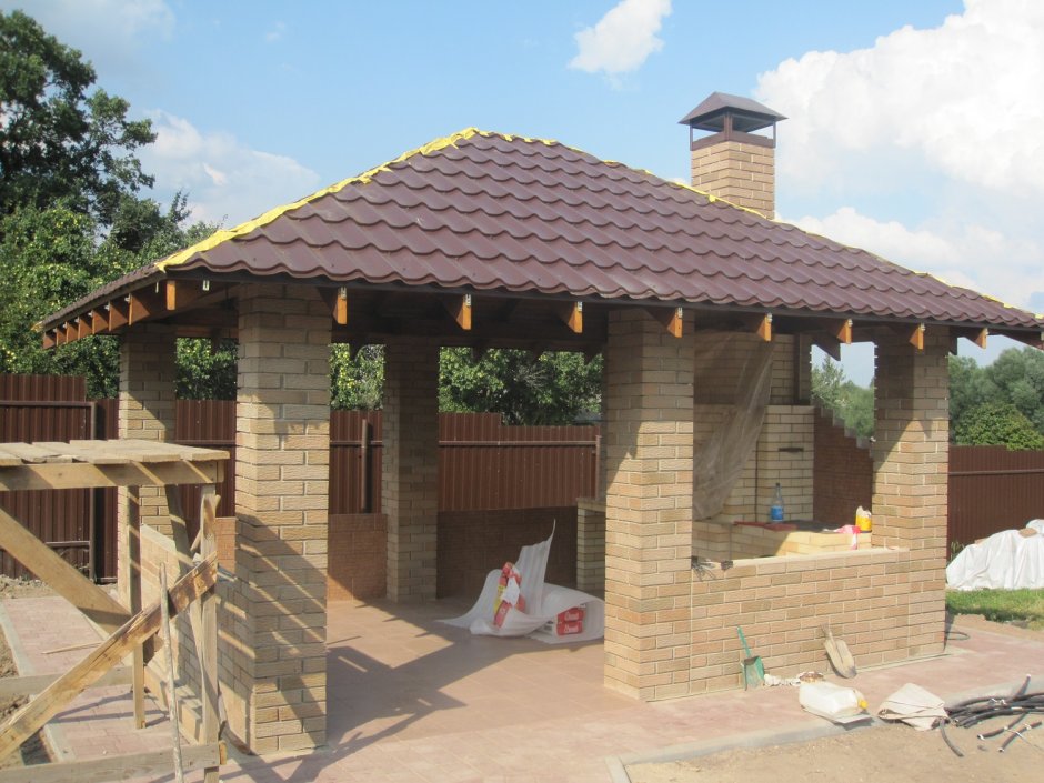 Кирпичная беседка
