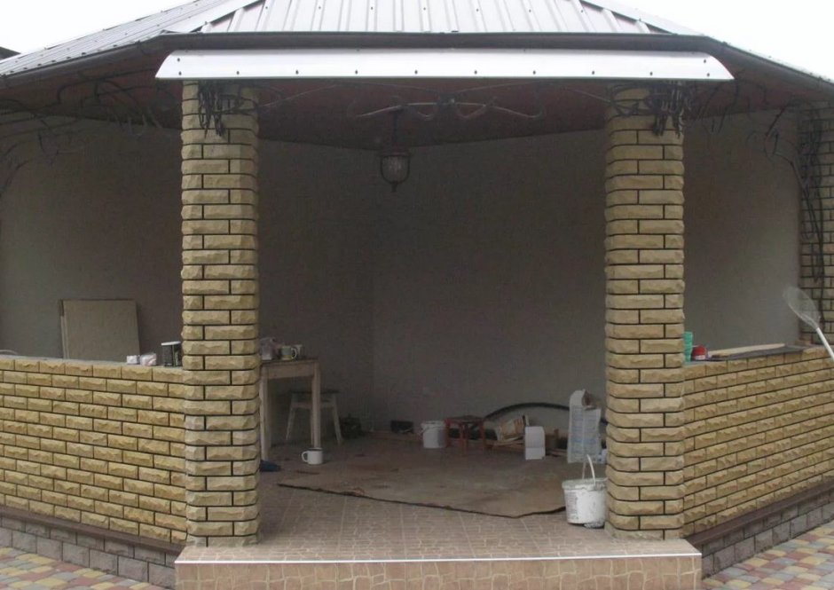 Кирпичная беседка