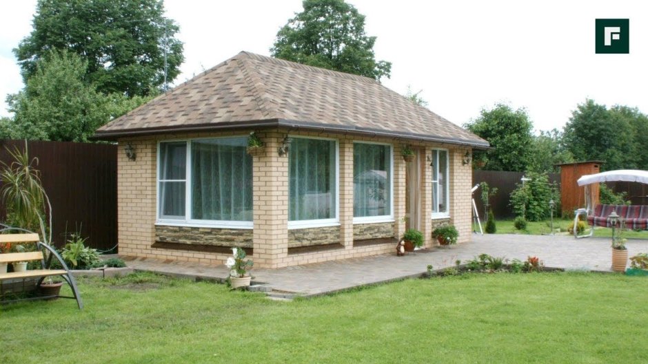 Летний домик из кирпича