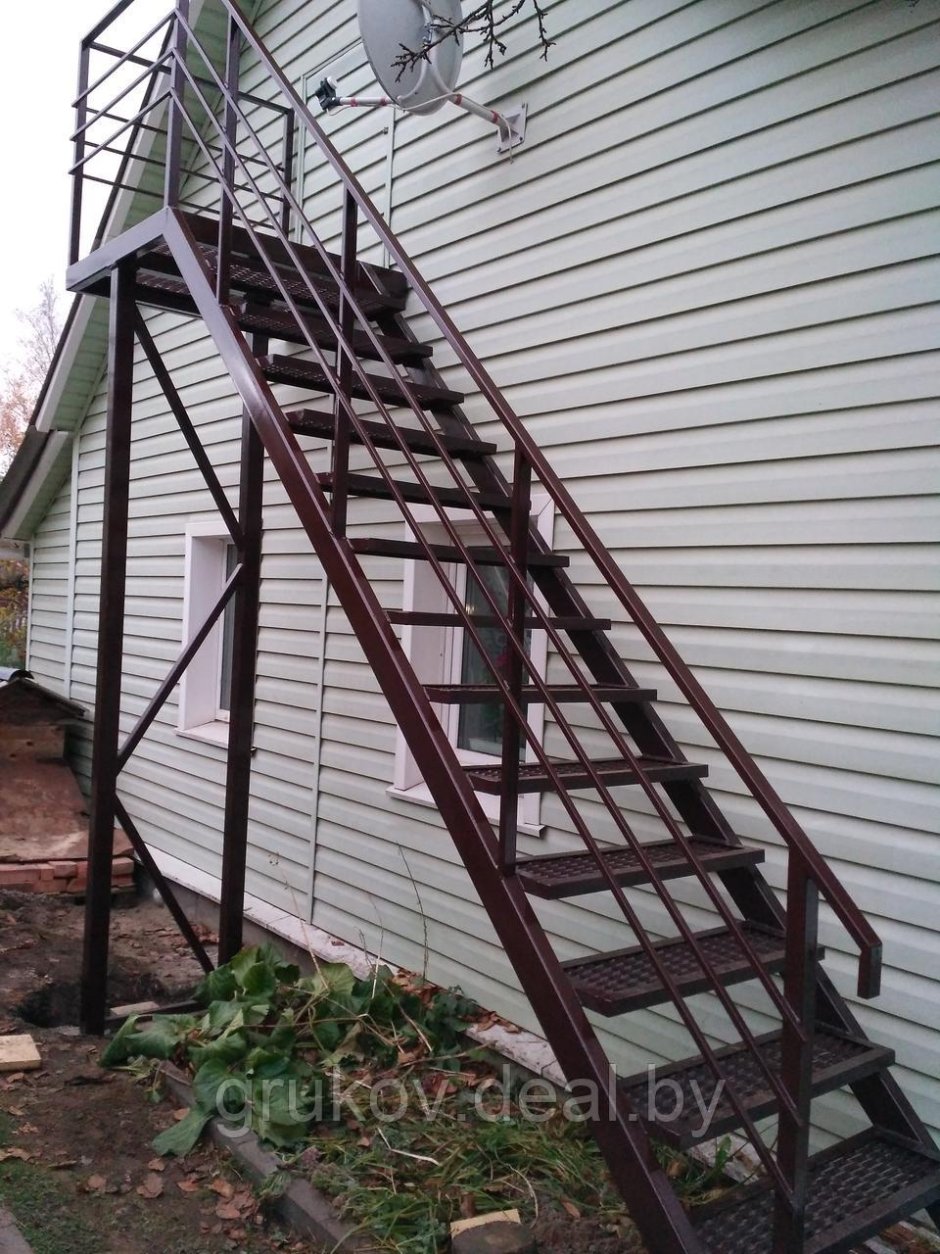 Лестница металлическая уличная на чердак Zarges 41402