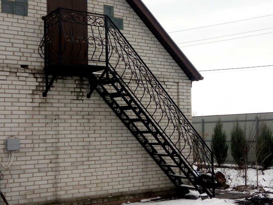 Наружная лестница на чердак