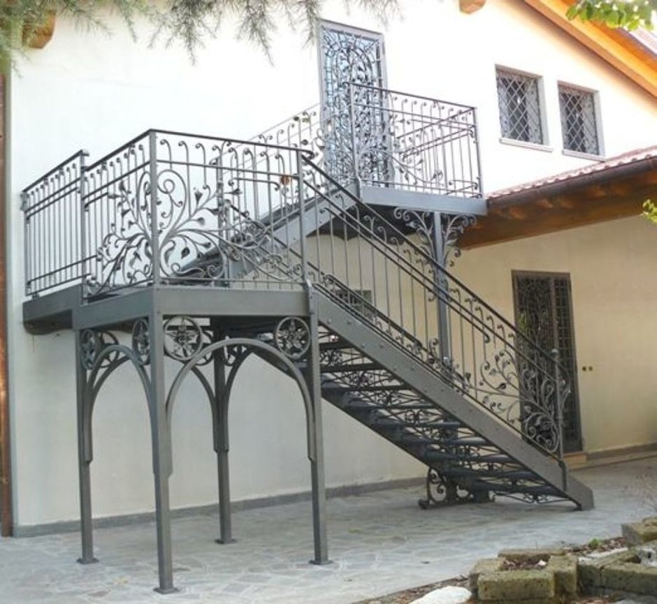Кованые лестницы уличные