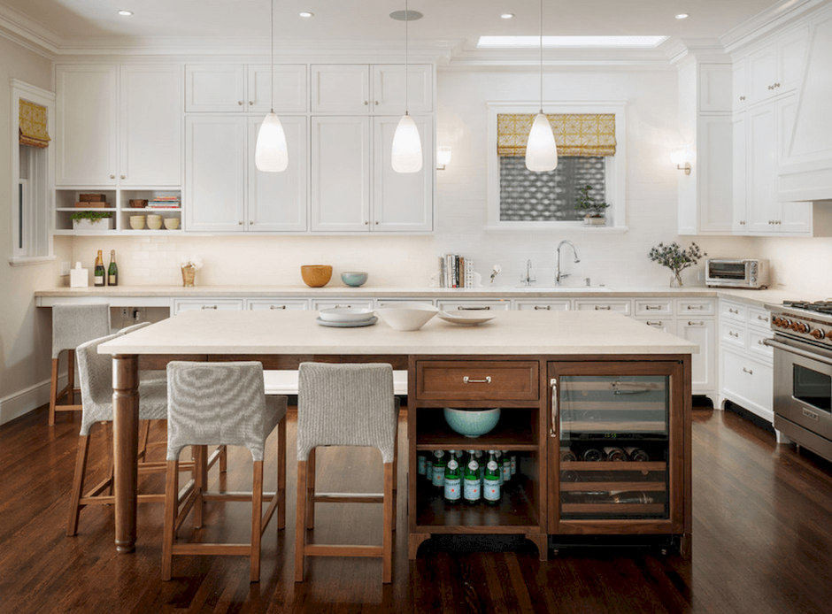 Стол-остров для кухни с обеденной зоной