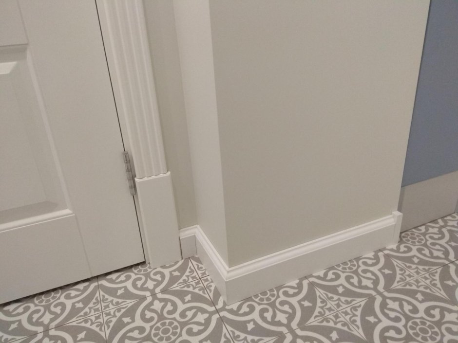 Плинтус под двери