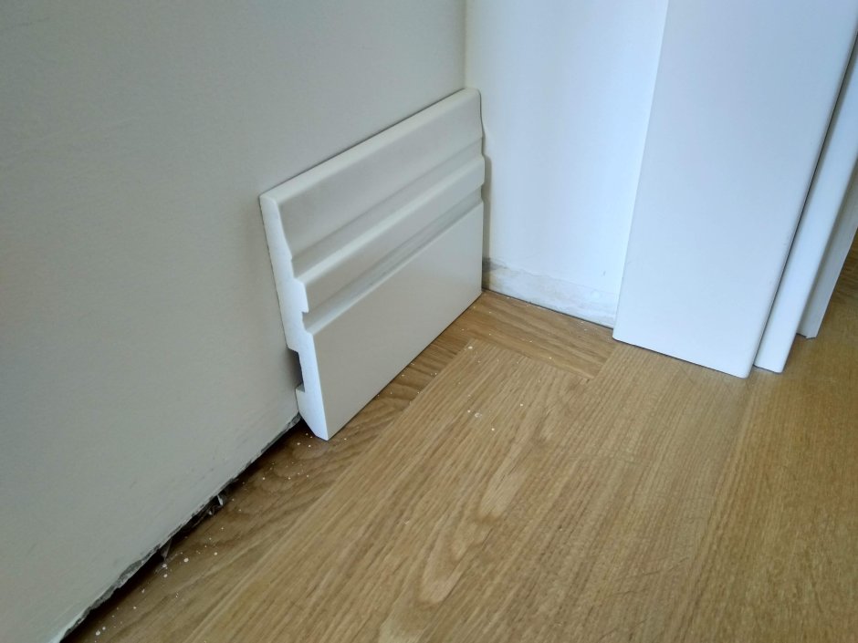 Дверь балконная штульповая Rehau