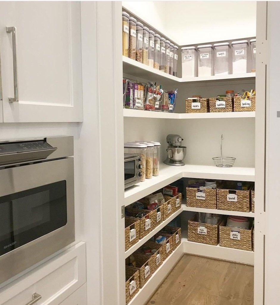 Шкаф с потайной стенкой