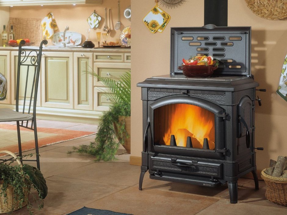 Чугунная печь-камин длительного горения Гунтер