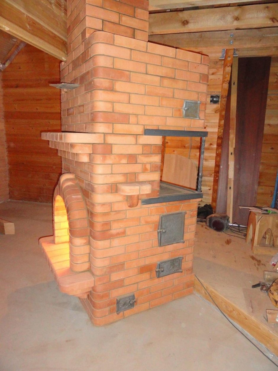 Камин Туликиви в деревянном доме