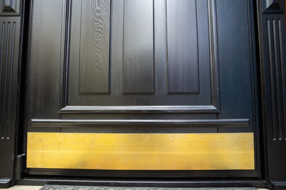 Отделка порога входной двери