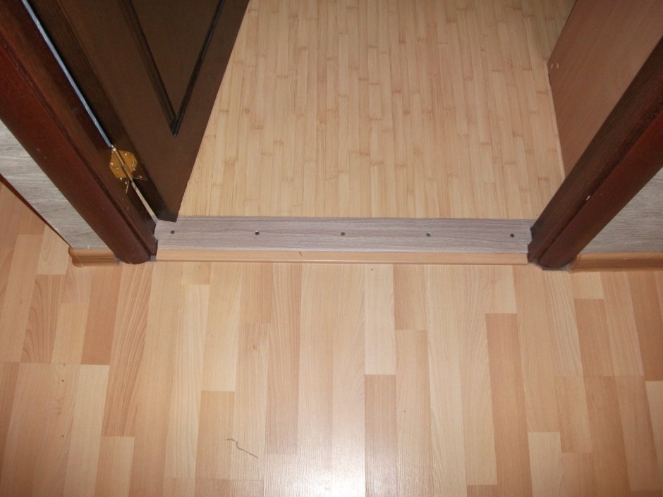 Мраморные пороги для входных дверей