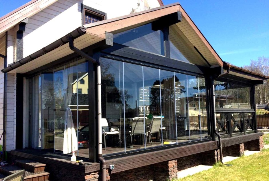 Остекление веранды Рехау