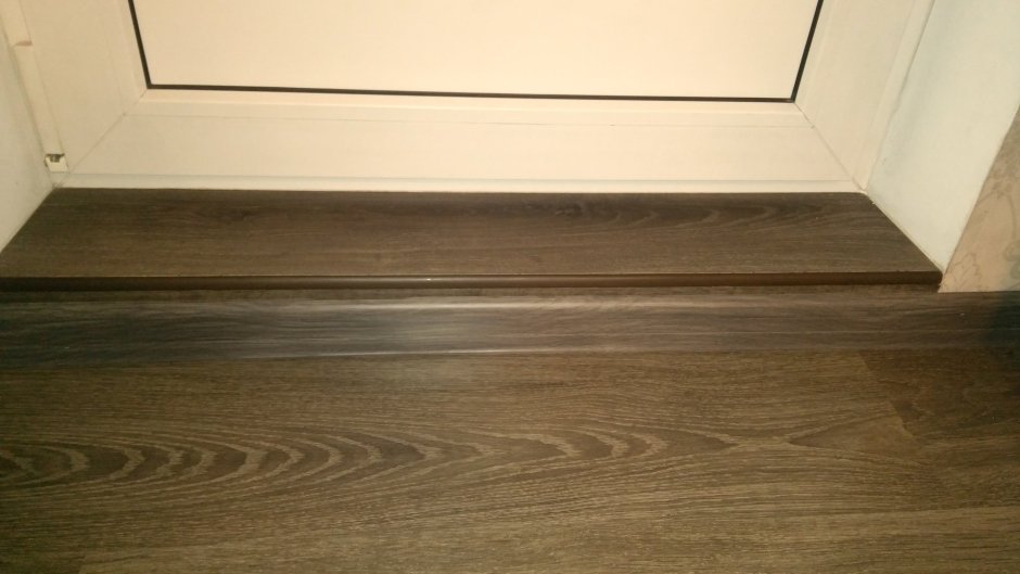 Ступенька у входной двери