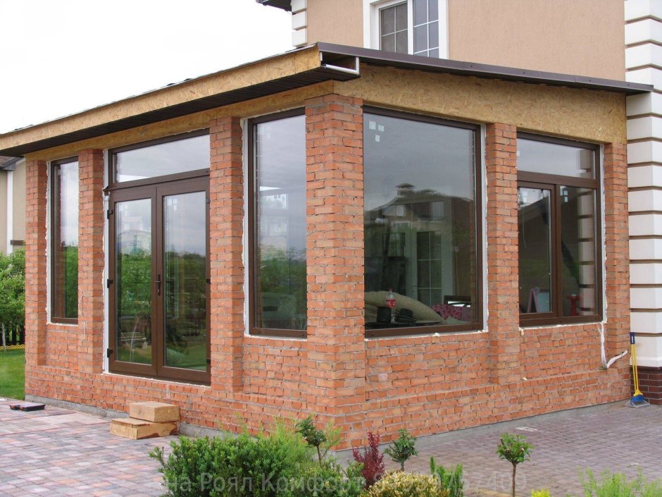 Баня с застекленной верандой