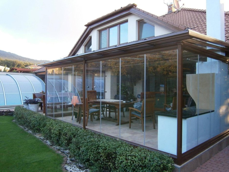 Остекление веранды Рехау