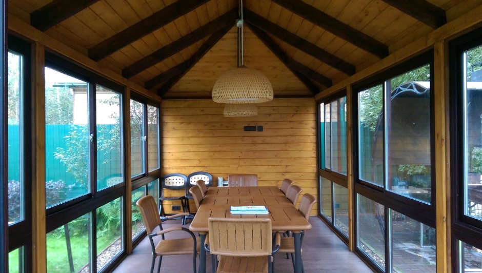 Веранда с панорамными окнами