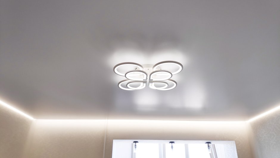 Descor натяжные потолки