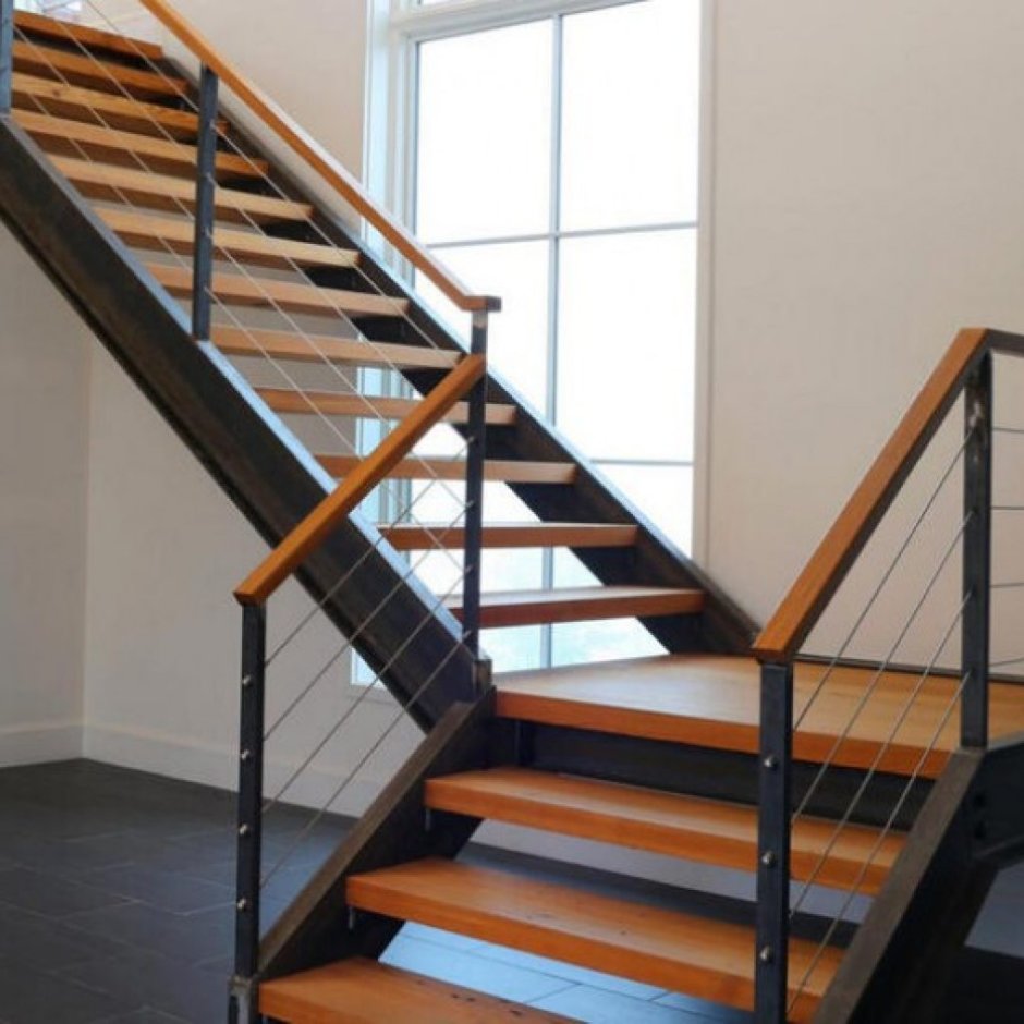 Одномаршевая лестница на тетиве