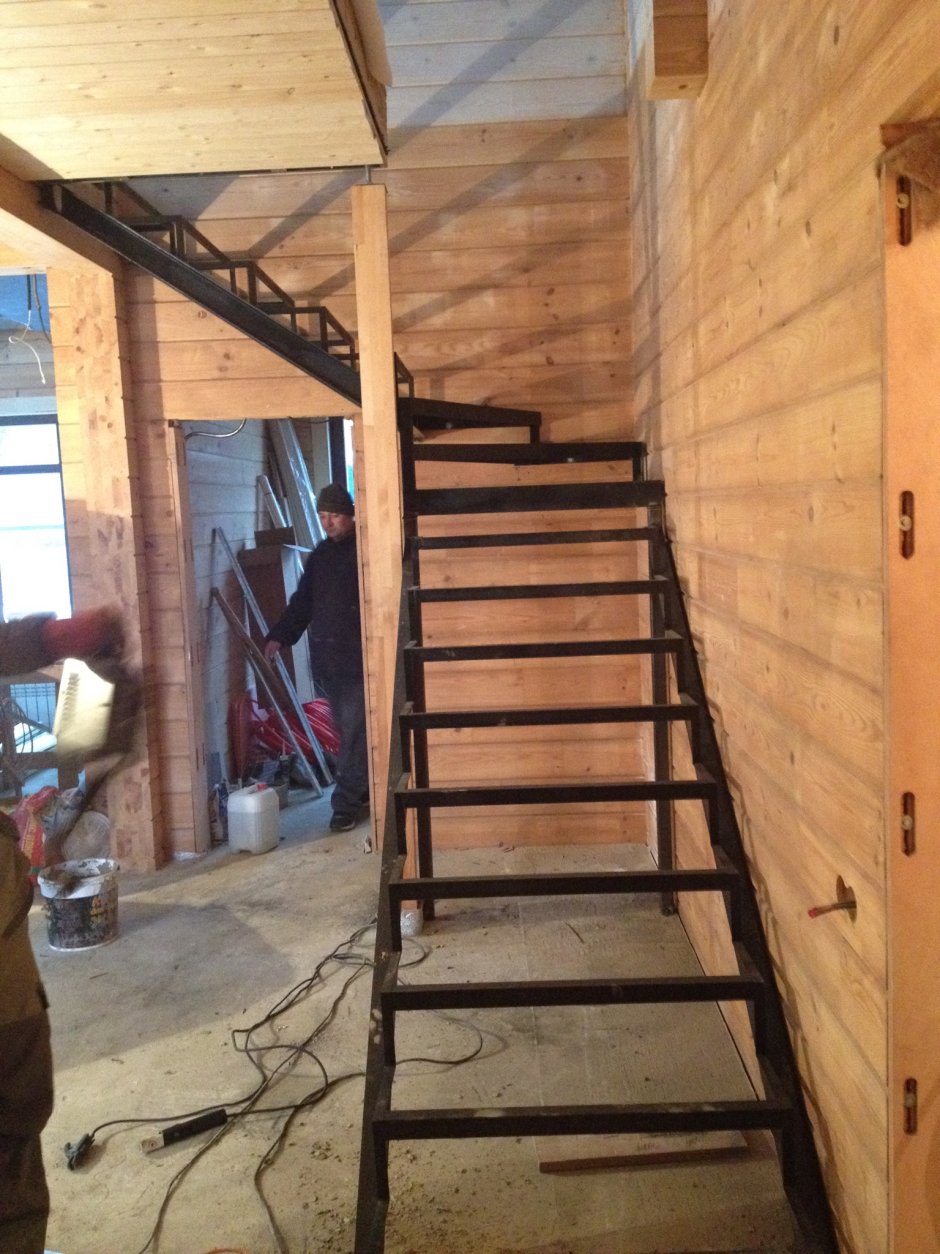 Лестница из профтрубы 40х20