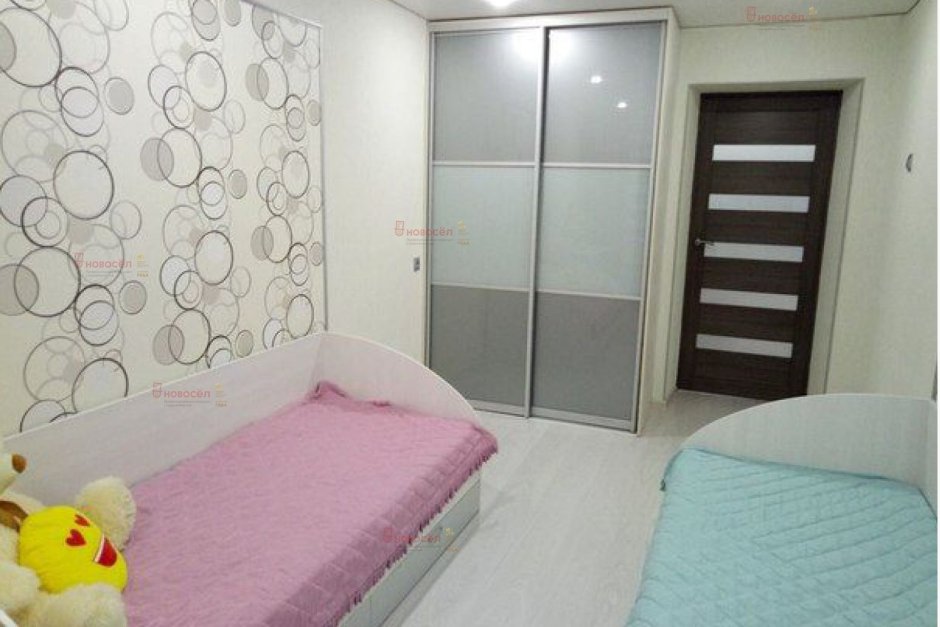 Шкаф в детскую комнату для двоих