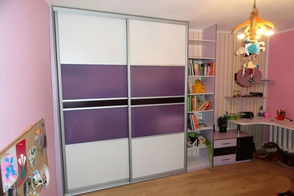 Шкаф в подростковую комнату
