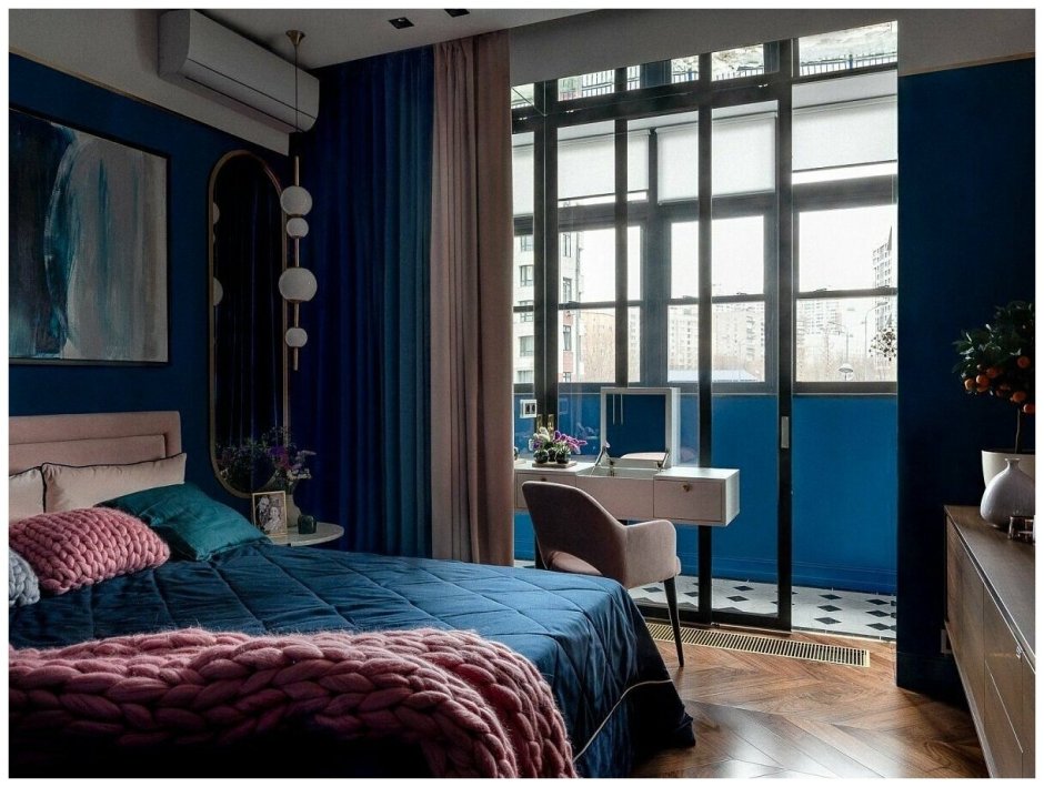 Темно синие шторы в спальне