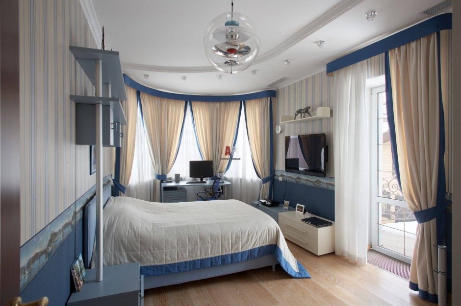 Жалюзи темно-синие в интерьере спальни