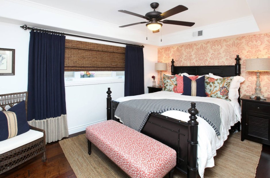 Синие шторы в интерьере