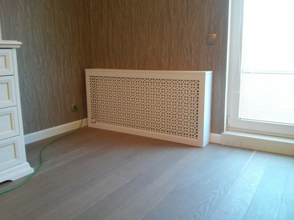 Экран для труб отопления