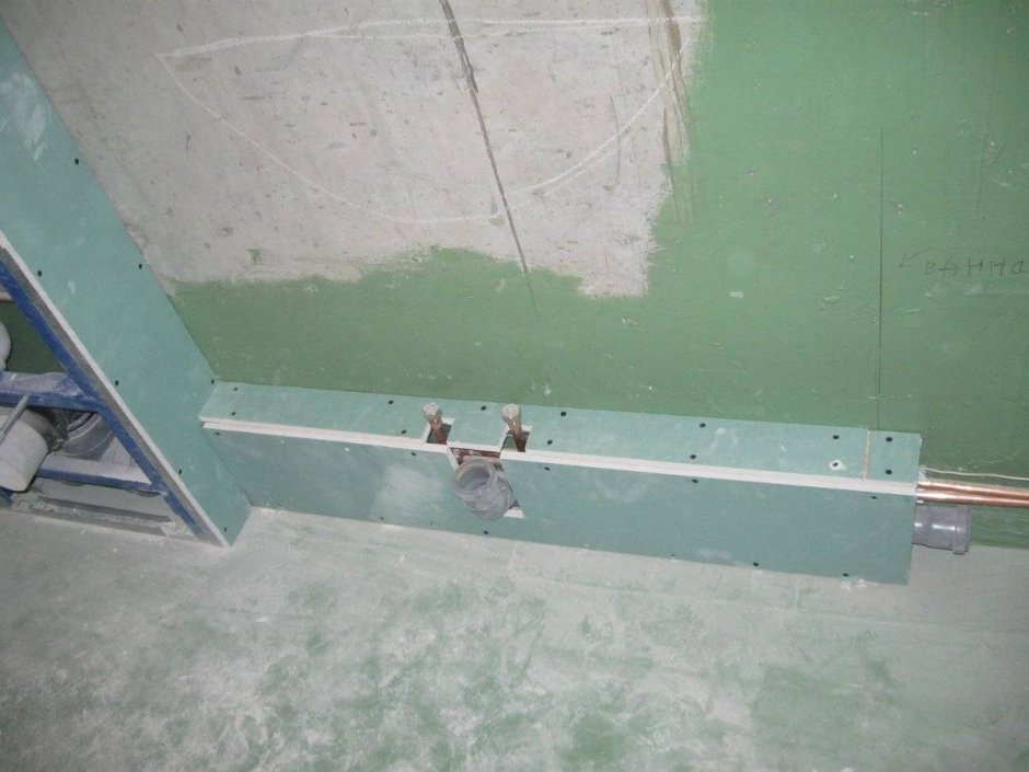 Короб в ванной для труб снизу