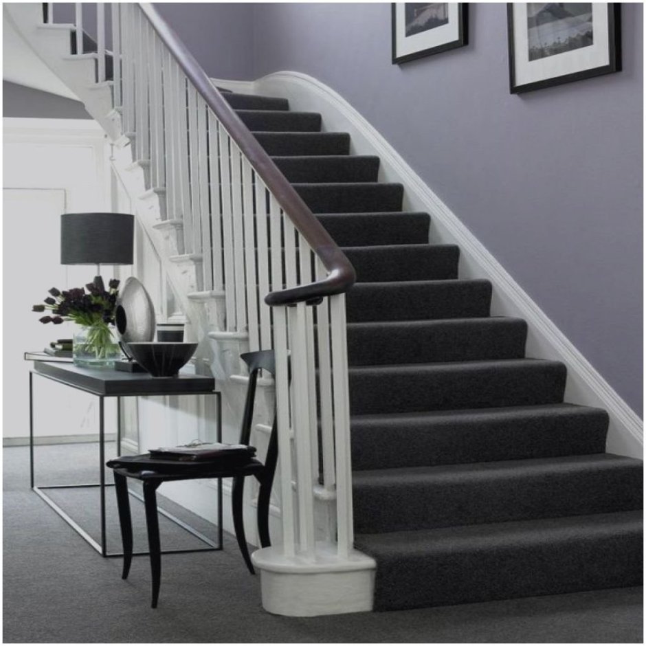 Лестница серая с белым