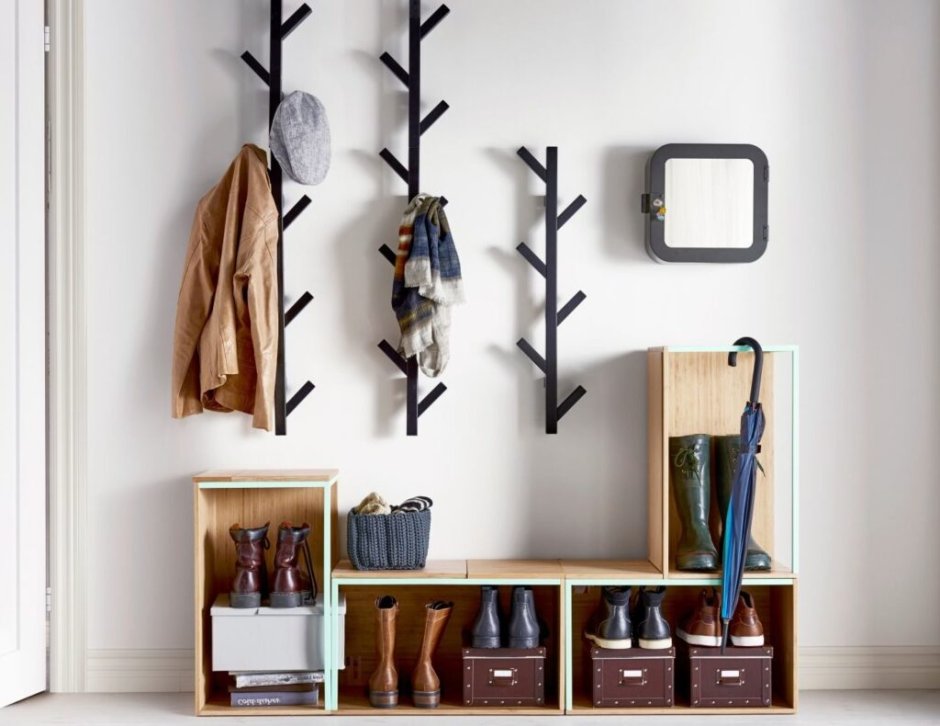 Полка с крючками для прихожей