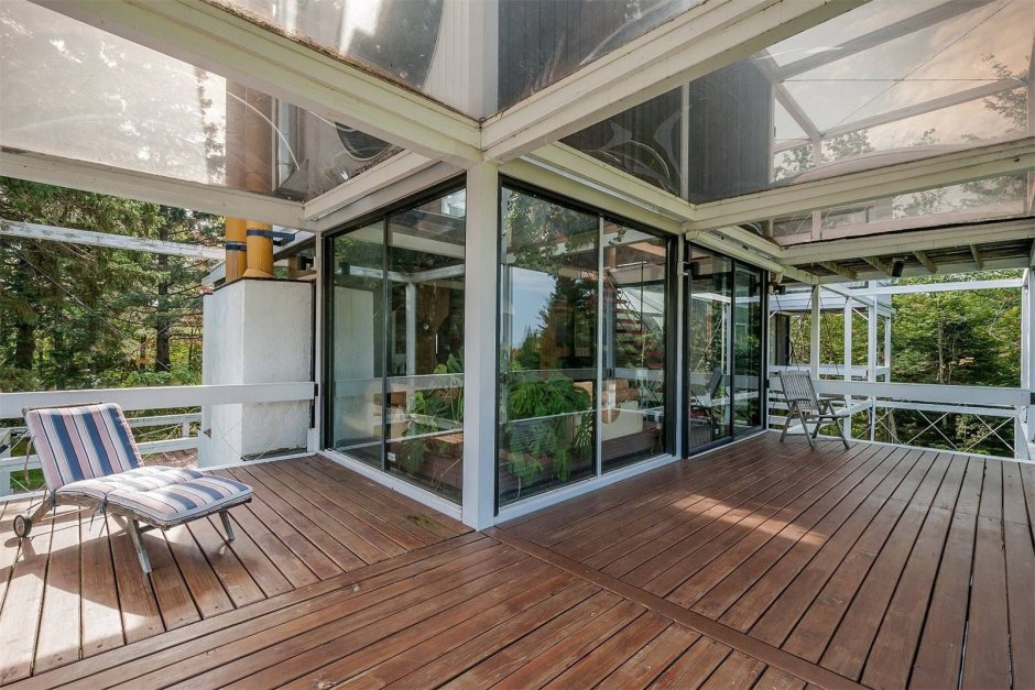 Стеклянная круглая терраса