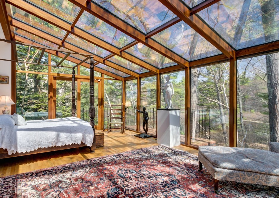 Стеклянный потолок в доме