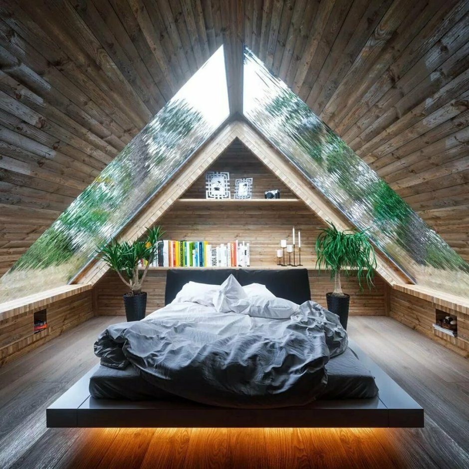 Домик с треугольной крышей