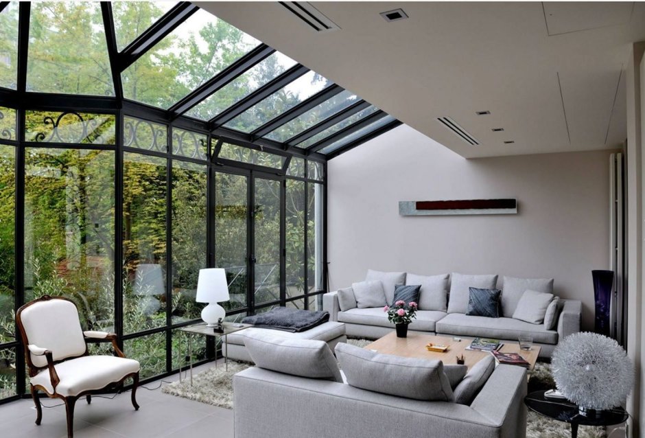 Зимний сад с панорамными окнами