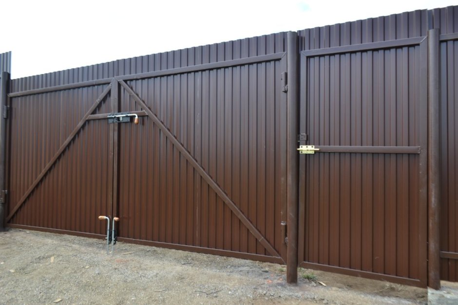 Деревянные ворота