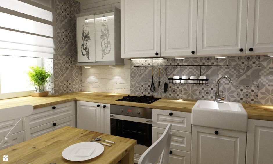 Белая кухня с фартуком пэчворк