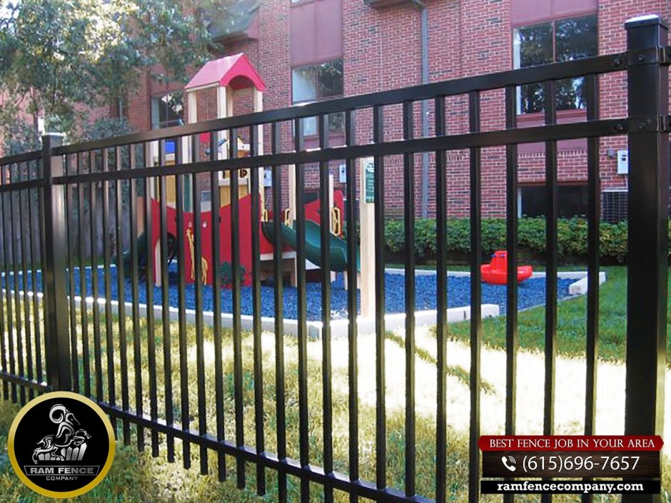 Забор в детском саду