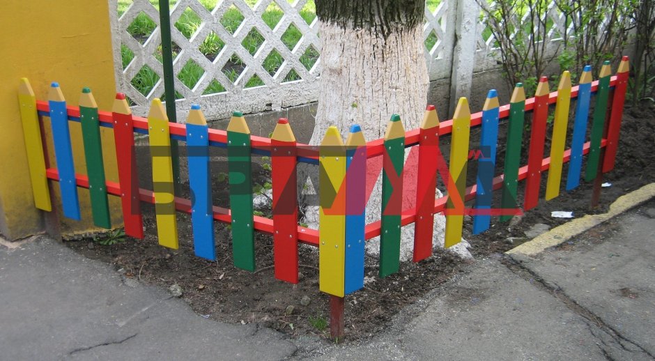 Забор в детском саду