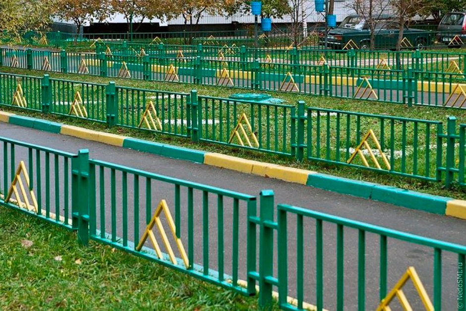 Ограждение двора