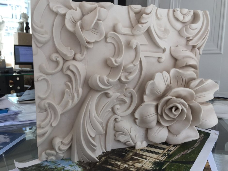 Лепнина на потолке