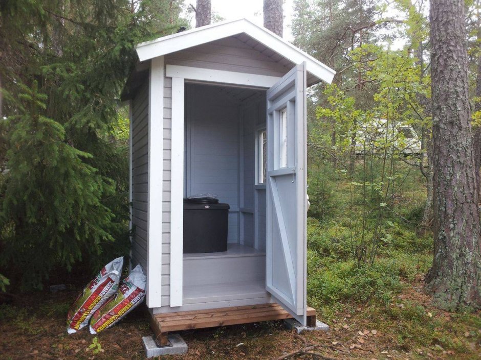 Наружный туалет на даче