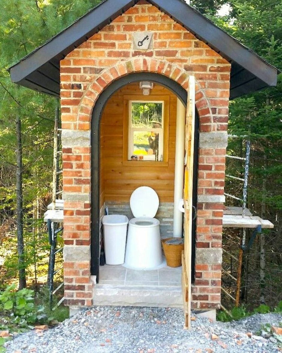 Креативный садовый туалет