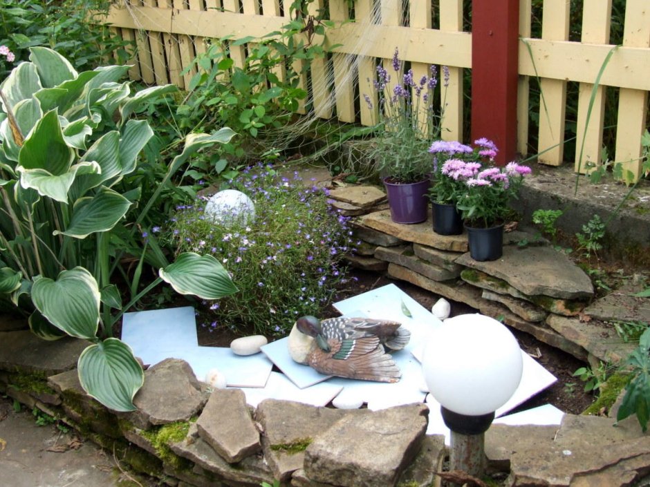 Водоем в палисаднике